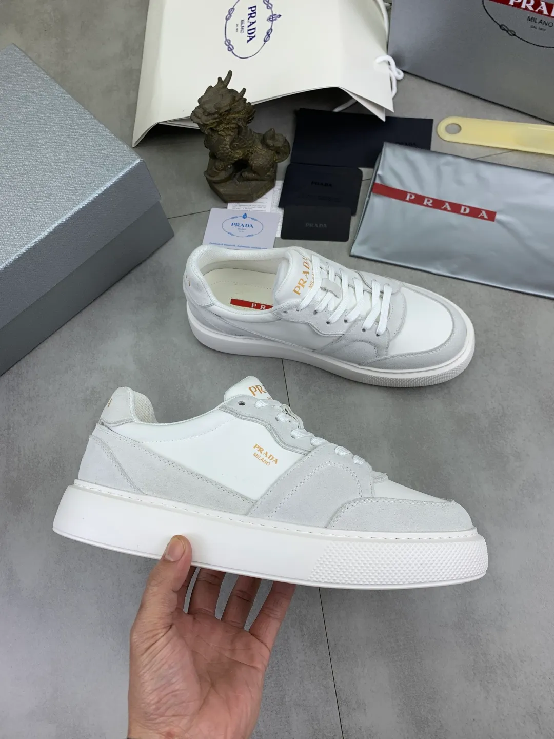 Men's men's shoes P560 💰【New style】Top quality, new popular models on the official website, which will never go out of style for a century, 🆘 The trendy brand (Prada) mainly promotes popular models, avant-garde and versatile fashionable men's shoes, privately molded, with cowhide splicing and 1:1 oil edge treatment... fashionable and simple, original imported cowhide with python skin, cowhide leather lining for feet; the atmosphere and personality are more fashionable, eye-catching and pursuing class. It will subvert the old idea and be a must-have for fashionistas who want to spend time with you! Must keep it! High-end comfortable and low-cost, high-end quality workmanship. Size: 38-45 4️⃣ colors available. full package
